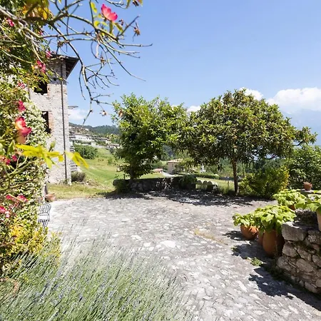 Ap. Artu - Di Garda Apartment