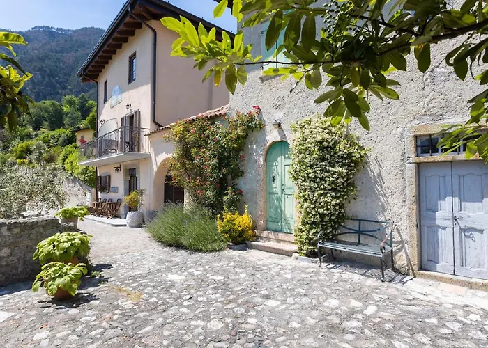 Ap. Artu - Di Garda Apartment