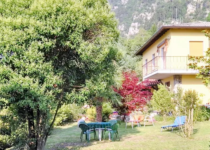 Ap. Artu - Di Garda Apartment